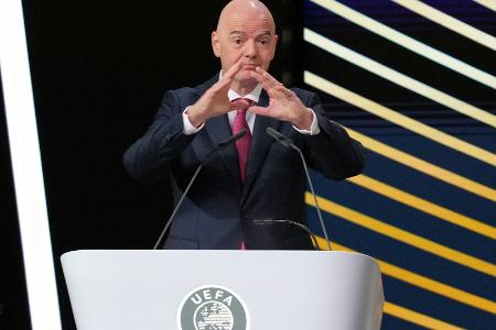 Infantino: Rote Karte für Mund zuhalten?