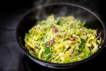 Sahnige Wirsing-Sauce mit Kartoffelbrei