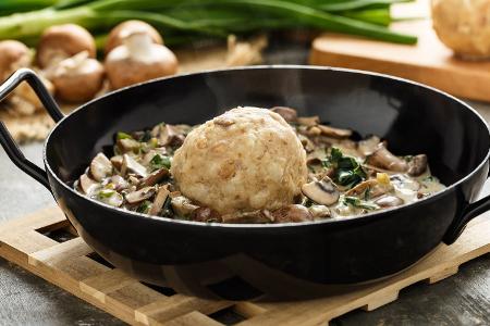 Rahmschwammerl mit Semmelknödel