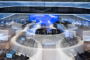 Börsensaal in Frankfurt: Weltweit geraten die Aktienmärkte unter Druck wegen des Iran-Kriegs