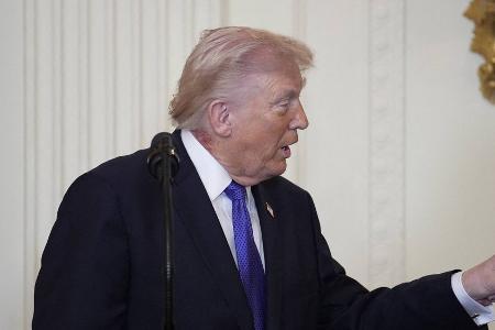 Donald Trump sorgt mit Hautausschlag am Hals für Rätselraten