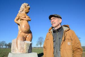 Der Künstler will die Interpretation seines Werkes anderen überlassen.