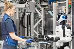 Humanoider Roboter Hexagon Aeon in BMW-Produktion.