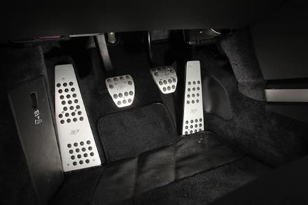 Ruf RGT-8, Pedale