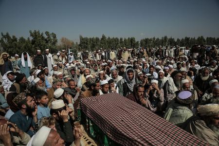 Beide Seiten melden hohe Verluste beim Gegner. 