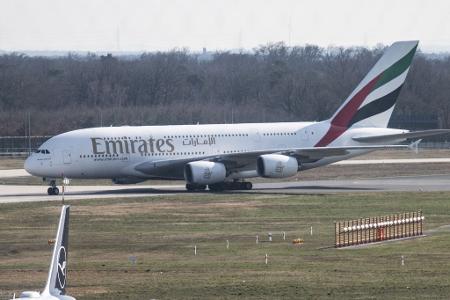 Ein erster Linienflieger aus Dubai ist wieder in Frankfurt gelandet.