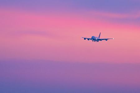 Tui und andere Anbieter arbeiten an Rückholflügen, doch gesperrte Lufträume erschweren die Planung.