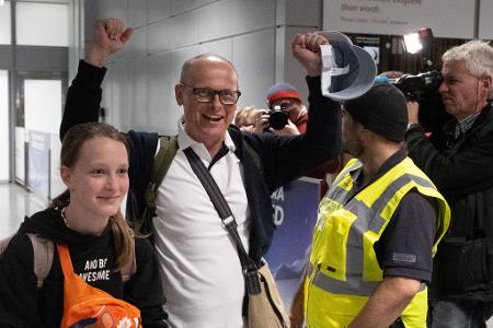 Der Flieger landete kurz nach 13.30 Uhr.