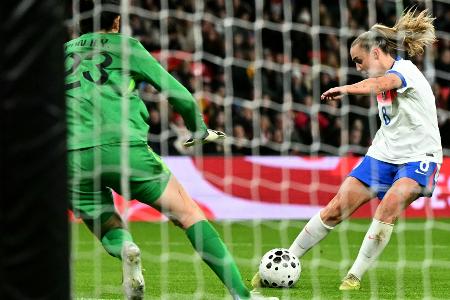 England und Spanien zum Start der WM-Quali siegreich