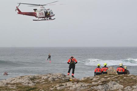 Die Ursache des Unglücks blieb zunächst unbekannt.