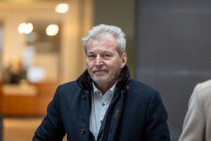 Laut Anklage soll er Kindern und Jugendlichen ohne medizinische Indikation ein Psychopharmakon verordnet haben. (Archivbild)