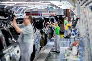 Die Stimmung in der deutschen Autoindustrie steigt weiter. (Archivbild)