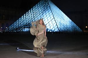 Diane Kruger begeistert in Paris mit kunstvollem Kleid