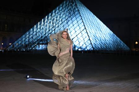 Diane Kruger begeistert in Paris mit kunstvollem Kleid