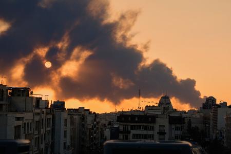 Israels Luftwaffe bombardiert weiterhin Ziele in Irans Hauptstadt Teheran. (Archivbild)