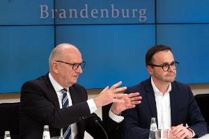 Dietmar Woidke, Brandenburgs Regierungschef, und Jan Redmann, CDU-Landesvorsitzender, präsentieren ihre Ziele für eine gemeinsame Koalition.