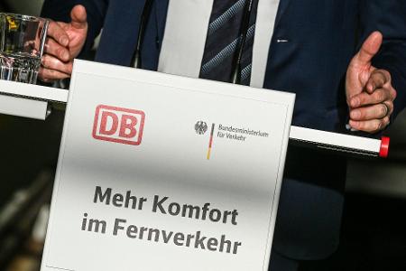 Bund und Bahn wollen mit mehreren Sofortprogrammen den Komfort und sicherheit für Reisende verbessern - trotz weiter hoher Unpünktlichkeit.