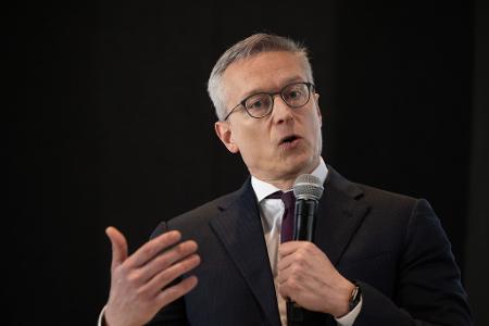 Bundesdigitalminister Karsten Wildberger bei der Eröffnung des KI-Zentrums von Google in Berlin.