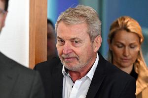 Das Bonner Landgericht hat Winterhoff zu einer Freiheitsstrafe von neun Monaten auf Bewährung verurteilt.