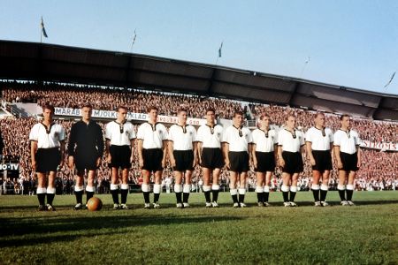 WM 1958 (4. Platz) Heim (Schwarz-Weiß)