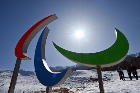 Das Logo der Paralympics im Tesero Cross-Country Skiing Stadium