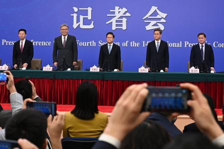 Chinas Ministerien äußerten sich 2,5 Stunden lang zu Wirtschaftsthemen. 
