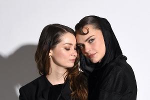 Cara Delevingne und Freundin Minke posieren für seltene Pärchen-Fotos