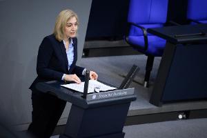 Das Gesetz von Gesundheitsministerin Nina Warken soll eine flexiblere Umsetzung vor Ort ermöglichen. 