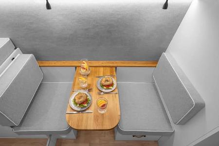 Freedo M 684, Dinnette, Sitzbänke