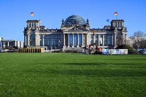 Unter den im Bundestag vertretenen Parteien legt vor allem die Linke zu.