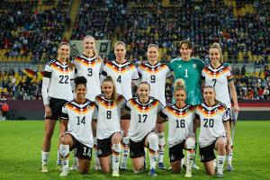 "Bin gespannt": DFB-Frauen müssen auf Kunstrasen bestehen