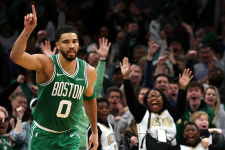 Nach 298 Tagen: Tatum gibt umjubeltes NBA-Comeback