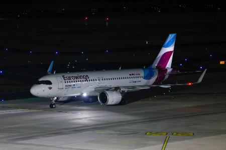 Inzwischen sind mehrere Maschinen mit Urlaubern in Deutschland gelandet. 