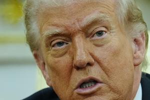 US-Präsident Donald Trump droht mit weiteren schweren Angriffen auf den Iran. (Archivbild)