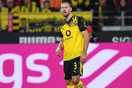 ABWEHR: Waldemar Anton - Note: 4,5 - Musste viel auf der rechten Außenbahn aushelfen. Fand letztlich immer wieder im Positionsspiel nicht den richtigen Zugriff. Nach der Pause wurde die Großchance von Kaminski durch seine Zone eingeleitet. Hatte vor dem Gegentor erst eine wilde Kopfballabwehr und fälschte den Ball dann unhaltbar ab.