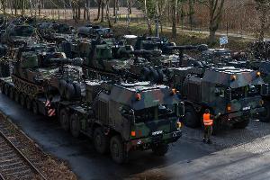 Die europäischen Staaten rüsten auf und üben für den Ernstfall. 