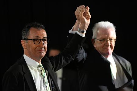Grünen-Spitzenkandidat Cem Özdemir will in die Fußstapfen von Ministerpräsident Winfried Kretschmann (Grüne) treten.