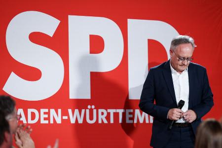 SPD-Spitzenkandidat Andreas Stoch zog Konsequenzen aus dem schwachen Abschneiden seiner Partei.