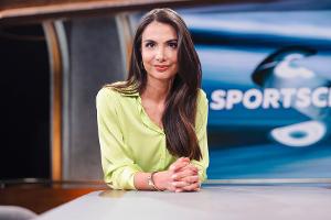 "Sportschau"-Moderatorin Lea Wagner zeigt ihren Babybauch im TV