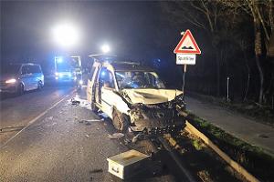 Der VW Caddy wurde erheblich beschädigt und war nicht mehr fahrbereit.