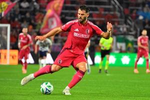 Ex-Bundesliga-Star Eduard Löwen trauert um seine Ehefrau