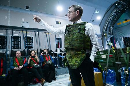 Aus Sicherheitsgründen flog Wadephul mit einem Transportflugzeug der Bundeswehr. 