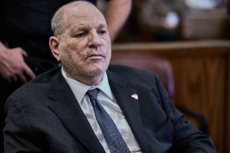 Harvey Weinstein: Sexualstraftäter klagt über Haftbedingungen