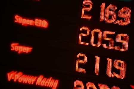 An den Tankstellen spüren Autofahrer den Iran-Krieg längst.