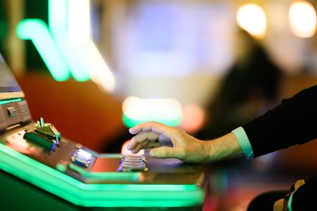 Der neue Glücksspiel-Survey 2025 zeigt: Das Glücksspielverhalten in Deutschland bleibt konstant. (Symbolbild)