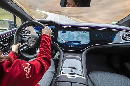 Mercedes EQE, Cockpit