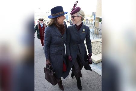 Zara Tindall und Carole Middleton: Aus Versehen Partnerlook