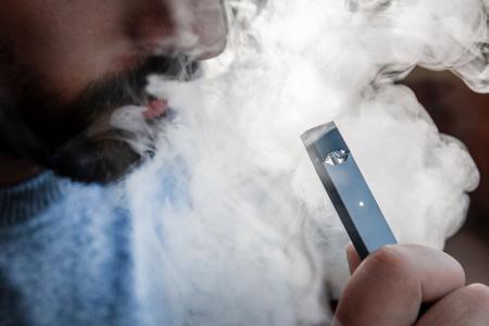 Gesundheitsexperten warnen vor Gefahren durch E-Zigaretten. (Symbolbild)