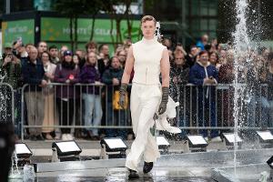 Bittere Model-Tränen beim Schrottplatz-Date mit Heidi bei "GNTM"