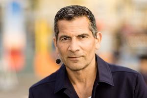 ZDF-Moderator Mitri Sirin: Was Fußball gegen Mobbing leisten kann